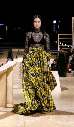 Punk High Fashion, Glam Punk Fashion, Punk Runway, Modern Punk Fashion, Plaid Runway, Tartan Punk, Menhera Fashion, Punk Couture, Elegant Punk