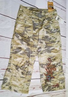 Women's Hint Jeans Capri Size 1 Green Camoflauge Summer Pants Fine Jewelery, Fancy Cars, Summer Pants, Private Jet, Old Money, Cargo Shorts, Capri, Fashion Branding, Shoe Accessories