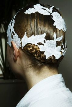 U Cage Headpiece, Tennis Hair, Runway Hair, Bridal Hair Inspiration, Julien Macdonald, Highlights Brown Hair, Head Piece, Spring Summer 2015, Messy Hairstyles