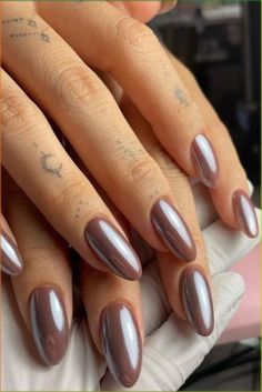 Chocolate Doughnut Glaze Nails, Brown Chrome Nail, Chrome Nails Brown, Tan Chrome Nails, Chocolate Glazed Nails, Dark Chrome Nails, Chrome Dip Powder, Chocolate Chrome Nails, Chocolate Glazed Donut Nails