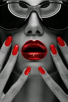 Foto Tips, Hot Lips, Lip Art, Beautiful Lips, Lip Stain, Shades Of Red, Blue Nails, Red Lips, Makeup Nails