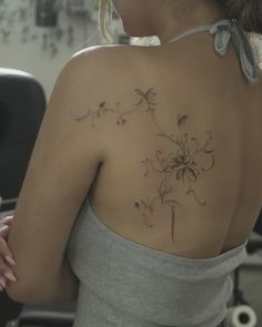 Back Tattoo Asian Women, Flowy Shoulder Tattoo, Japanese Tattoo Art Feminine, Back Tattoo Line Art, Dainty Arm Sleeve Tattoo, Upper Back Tattoo Women Shoulder, Mugunghwa Tattoo, Shoulder Tattoos For Women Elegant, Shoulder Flower Tattoos For Women