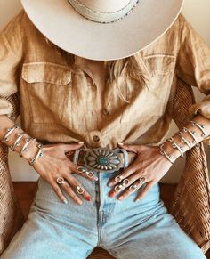 The2Bandits™ on Instagram: “Ready to go ⚡️ #the2bandits” Vintage Cowgirl Aesthetic, Ranch Fashion, Urban Bohemian, Rodeo Chic, Classy Cowgirl, Bohemian Vibes, Western Women, Cowgirl Chic