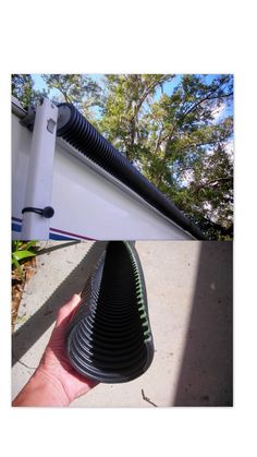 DIY awning cover: Make an economical protective cover for a roll up awning when trailer is stored at home. Use two section of black corrugated black drain field pipe without holes. Use a battery saw and cut a two inch section out the length of both pipes. They snap over the rolled up awning, blocking hail and sun light. Rv Hacks Travel Trailers, Travel Trailer Hacks, Camper Organization Travel Trailers, Travel Trailer Organization, Camper Organization, Rv Camping Tips