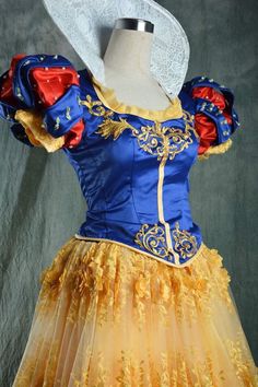 a dress made to look like snow white