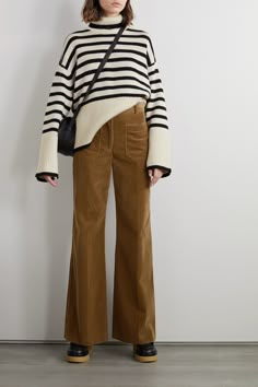 Camel Color Outfits, Trouser Ideas, Cloth Inspiration, Autumn Sewing, Minimalist Winter Outfit, Wide Leg Trousers Outfit, Corduroy Pants Outfit, Japan Winter, Victoria Beckham Outfits