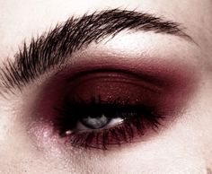 Dark Red Eyeshadow Aesthetic, Wine Red Eyeshadow, Gothic Valentines Aesthetic, Burgundy Goth Makeup, Dark Valentines Outfit, Dark Valentine Makeup, Red Wine Eye Makeup, Vampire Eyeshadow, Vampire Aesthetic Makeup