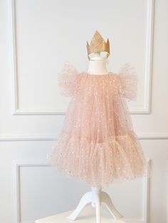 This cute pink fluffy tulle dress is for your Princess to be a fairy, This flower toddler dress is perfect for your speacial occasions; weddings, parties, photoshoots, christening.. She will be a star with this Boho design dress.. Fluffy sleeves, ruffled tulle skirt and star tulle fabric is used and also there is satin lining in the dress.. We used luxury fabrics and accesories for all detail of the dress, she will shine like a star with this different dress.. We have our own standard sizes for Toddler Fairy Costume, Boho Baby Birthday, Pink Toddler Dress, Baby Birthday Outfit, Girls Tulle Skirt, Fairy Princess, Baby Gown, Fairy Princesses