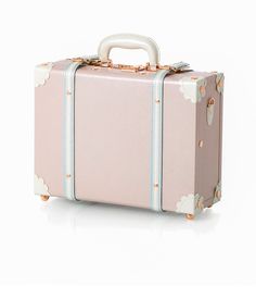 This luggage bag is the perfect everyday companion, featuring a long strap for comfortable and hands-free carrying. The ergonomic design is comfortable and stylish, ensuring you can go about your day with ease. Cocoa Brown, Train Case, Green Pearls, Caramel Brown, Luggage Bag, Ergonomics Design, Ergonomic Design, Luggage Bags, Pink And Green