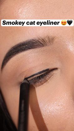 Smokey Eye Makeup Steps, Beginners Eye Makeup, Smokey Eye Tutorial, Eye Makeup Techniques, Cat Eyeliner, Makeup Tutorial Eyeliner, Quick Makeup