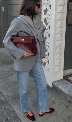 Aesthetic Lawyer, Ballet Flats Outfit, Lawyer Fashion, Burgundy Outfit, Downtown Outfits, Flats Outfit, Nashville Outfits, Chic Aesthetic, Looks Party