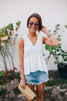 Rounding up my favorite denim for spring: everything from cut-off shorts to skinny jeans, with options at every price point! Basic Summer Outfits, Fashion Blogger Style, Inspired Outfits, Outfits Casual, Inspiration Mode, Looks Style, Spring Summer Outfits, Minimalist Outfit, Street Styles