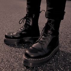 Platform Boots Aesthetic, Ripped Jeans Aesthetic, Black Boots Aesthetic, Combat Boots Aesthetic, Grunge Guy, Combat Boots Men, Goth Boots, Black Platform Boots