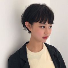 Short Locks, Short Textured Hair, Thick Hair Cuts, Short Hairstyles For Thick Hair, Bob Hairstyles For Fine Hair, Trending Hairstyles, Asian Hair