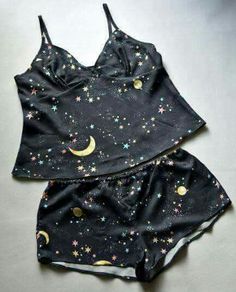 Fashion Design Inspiration, Style Gothic, Sleep Set, Pajama Set Women, Rock Style, Grunge Outfits, Outer Space