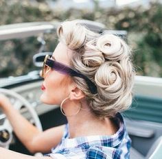 20 Elegant Retro Hairstyles 2024 - Vintage Hairstyles for Women - Pretty Designs Retro Curls, Retro Wedding Hair, Blonde Updo, Hair 2018, Retro Hairstyles