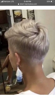 Badass Haircut, Older Women's Hairstyles, Chemo Hair, Chic Short Hair, Med Tech, Cute Short Haircuts