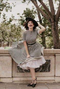 Banana Photography, Wind Skirt, Look Retro, Vintage Inspired Fashion, Shoes Vintage