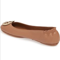 Gently Used Classy Ballet Flats. Minor Wear But Still In Great Conditions. Feel Free To Make An Offer Tory Burch Ballet Flats, Gala Events, Womens Ballet Flats, Flat Color, Ballet Flat, Tory Burch Shoes, Work Fashion, Flat Shoes Women, Ballet Flats