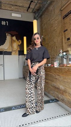 Cheetah Print Outfits, Clothes Combination, Printed Pants Outfits, Tube Top And Skirt, Leopard Print Outfits, Cheetah Nails, Animal Print Pants, University Outfit, High Waist Long Skirt