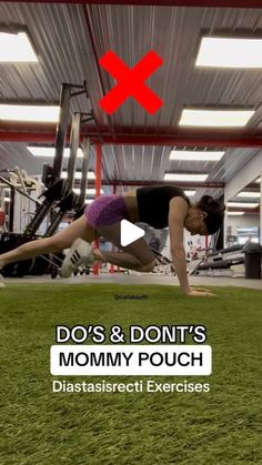 a woman doing push ups in a gym with the words do's and don'ts