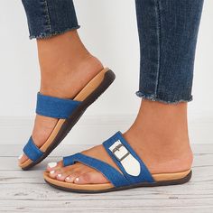 This simple toe ring slides pair well with any style of outfit, They look great with shorts, slacks, jeans, and sportswear, add a chic chic vibe to your look.Style: Daily,Casual, FashionType:?SlippersDesign: Buckle Decor UpperHeight: Flat about 0.5''Size?Fit: True?To?SizeToe: Toe RingUpper Material:?Synthesis Slippers Design, Comfortable Walking Sandals, Comfy Flip Flops, Chic Chic, Summer Slippers, Walking Sandals, Designer Slippers, Slip And Slide, Flip Flop Slippers