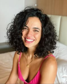 Curly Hair Celebrities, Bob Haircut Curly, Short Dark Hair, Curly Haircuts, Beautiful Curly Hair, Haircuts For Curly Hair