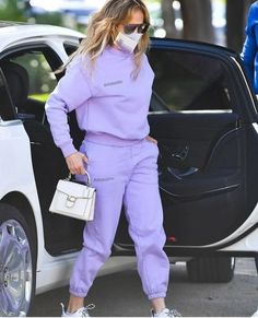 Jlo Tracksuit, Lilac Tracksuit, Tracksuit Outfit Women Street Styles, Womens Tracksuit Outfit, Tracksuit Outfit Women, Relaxed Fashion, Tracksuit Outfit, Tracksuit Women