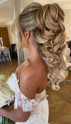 Bridal Hair And Makeup Half Up, High Pony Wedding Hair With Veil, Wedding Hairstyles With Bangs Half Up, Blond Half Up Half Down, Half Up Down Braided Hairstyles, Wedding Hairstyles Half Up Half Down Braid, Wedding Hair For Bride Half Up, Wedding Half Up, Bride Hairstyles With Veil Down