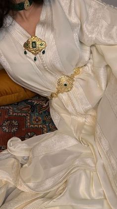 Caftan Simple, Moroccan Bride, Kaftan Designs, Moroccan Kaftan, Moroccan Fashion, Moroccan Wedding