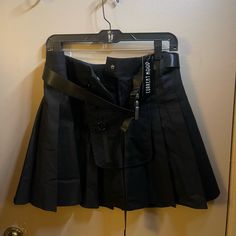 Bnwt!! Xxl (Size 16-18) Black Utility Skirt Nwt Current Mood Size Xxl Waist 18 Length 17 Girlfriend Clothes, Utility Skirt, Current Mood, Size 16, Womens Skirt, Skirt, Women Shopping, Clothes, Black