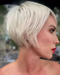 Pixie Crop, Grey Hair Inspiration, Short Hairdos, Hair Bob, Cute Cuts, Short Hair Styles Pixie