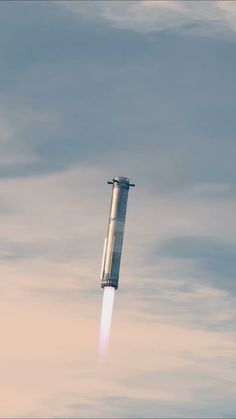 SpaceX Starship Booster - Mechazilla Catch General Aviation, Space Suit, Awe Inspiring, Astronomy