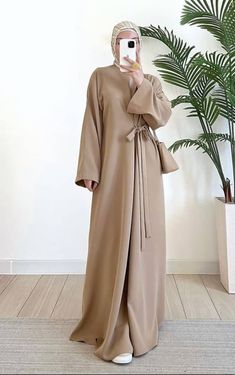 Hijab Dress Casual, Abayas Designs, Khimar Style, Modest Outfits Muslim, Muslimah Fashion Casual, Outfits Muslim, Mode Turban