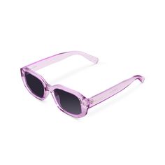 Our most streetstyle, young and casual model. The Kessie sunglasses stand out for their modern and geometric shape. A model that adds a touch of personality to those who are wearing them. Sunglasses Stand, Casual Design, Geometric Shapes, Street Style, Sunglasses, Purple, How To Wear, Design