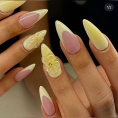 Pale Yellow Almond Nails, Pastel Yellow And Blue Nails, Yellow Vacation Nails, Pastel Yellow Nails Design, Nails Pastel Yellow, Nail Inspo Yellow, Pale Yellow Nails, Yellow Almond Nails, Pastel Yellow Nails