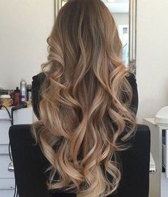 Bronde Hair, Brown Blonde Hair, Long Blonde, Long Blonde Hair, Style Streetwear, Ootd Outfit, Curled Hairstyles, Ombre Hair