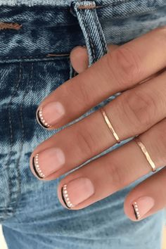 Different French Manicure Ideas, Italian Nails Trends, Italian Nails, French Manicure Ideas, Nagellack Trends, Moon Nails, Nails Trends, Classic French Manicure, Minimal Nails