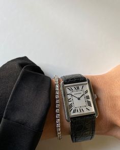 Cartier Tank, Old Money Style, Cartier Watch, Stil Inspiration, Classy Jewelry, Jewelry Lookbook, Modieuze Outfits, Old Money Aesthetic, 가을 패션