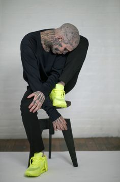 Neon shoes! <3 Green Sneakers Outfit Men, Green Sneakers Outfit, Neon Sneakers, Sneakers Outfit Men, Nike Tights, Nike Air Max 2016, Stephen James