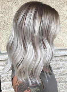 Pelo Color Ceniza, Ash Blonde Hairstyles, Blond Hairstyles, Hair Colour Design, Ash Blonde Hair Colour, Silver Blonde Hair, Ash Blonde Balayage, Blonde Hairstyles