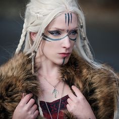 warrior silver makeup - Google Search Vikings Photoshoot, Celtic Cosplay, Amazonian Women, Viking Face Paint, Viking Witch, Female Warrior Tattoo, Larp Ideas, Costume Viking