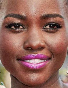 Lupita Nyong'o Afro Beauty, Lupita Nyong, Lupita Nyongo, Transform Yourself, Elsa Pataky, Lupita Nyong'o, Firm Skin, Stage Makeup, Celebrity Tattoos