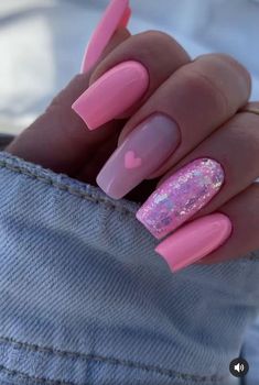 Long Almond Acrylic Nails Designs Summer, Pink Spring Nail Ideas, Sparkly Pink Acrylic Nails, Candy Pink Nails, Barbie Themed Nails, Barbie Inspired Nails, Rosa Nails, Quartz Nails, Sassy Nails