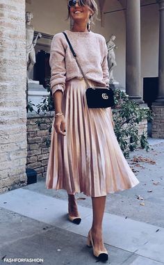 fashforfashion -♛ FASHION and STYLE INSPIRATIONS♛ - best outfit ideas Rok Midi, Rok Outfit, Long Skirt Casual, Skirt Diy, Fashion Bottoms, Skirt Maxi, Fashion Blogger Style, Looks Street Style, Skirt Midi