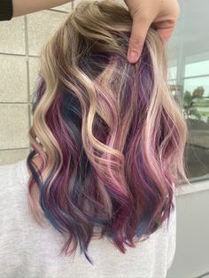 Hairstyle Bridal, Peekaboo Hair, Hairstyle Inspiration, Pretty Hair Color, Looks Party, Best Salon, Hair Color And Cut, Hair Dye Colors, Hair Inspiration Color