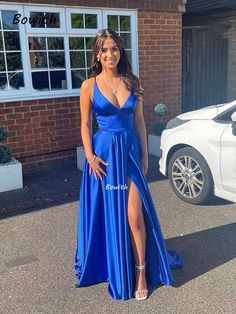 Blue Grad Dresses, Blue Graduation Dresses, Royal Blue Party Dress, Prom Dresses Long Blue, Blue Dress Outfits, Senior Prom Dresses, Royal Blue Prom Dresses, Simple Prom Dress, Long Blue Dress