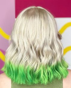 Blonde Hair With Green Tips, Neon Highlights, Colored Hairstyles, Green Hair Dye, Neon Colours, Hair Dyes