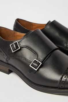 Black Formal Leather Monk strap Brogue Shoe Brogue Shoe, Tom Ford Suit, Black Formal, Slim Fit Suits, Brogue Shoes, Big And Tall Outfits, Black Leather Shoes, Green Shoes, Monk Strap