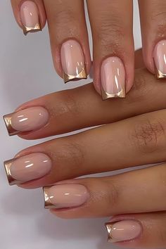 #CommissionsEarned Gold French Tip Press on Nails Medium Fake Nails Square Shape False Nail Tips Full Cover Glue on Nails Medium Length Square Shape French Tip Nails Press ons for Finger Manicure, 24Pcs #GoldFrenchTipNails #PressOnNails #FrenchManicure Acrylic Nails Small Nail Bed, Biab Nails Tips, Short Square Biab Nail Designs, Gold Nail Acrylic, Short Autumn Nails Square, Gold Leaf French Tip Nails, Gold Square Acrylic Nails, Nail Inspo Trendy Square, Shorties Nails Simple